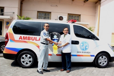 PT Jasa Raharja (Persero) Cabang DIY menghibahkan 1 unit mobil Ambulance ke RS Bethesda Yogyakarta
