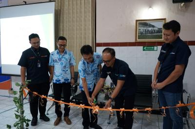BRI Yogyakarta Serahkan Bantuan Kursi Tunggu Kepada RS Bethesda Yogyakarta