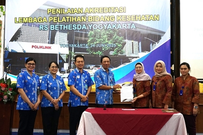 Penilaian Akreditasi Lembaga Pelatihan Bidang Kesehatan RS Bethesda Yogyakarta. Penilaian dilakukan oleh 3 asesor dari Kemenkes. harapan kedepannya dapat melakukan pelatihan yang ber SKP Kemenkes secara mandiri.